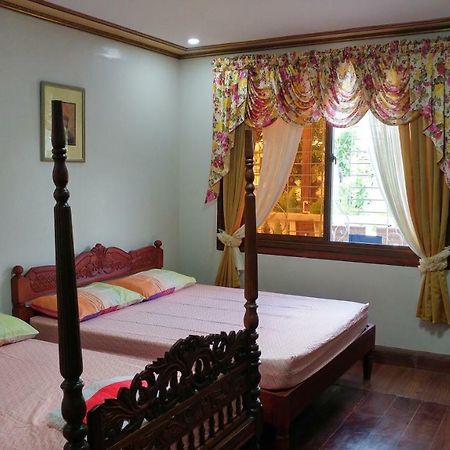 Casa Familya Hotel Batac Buitenkant foto