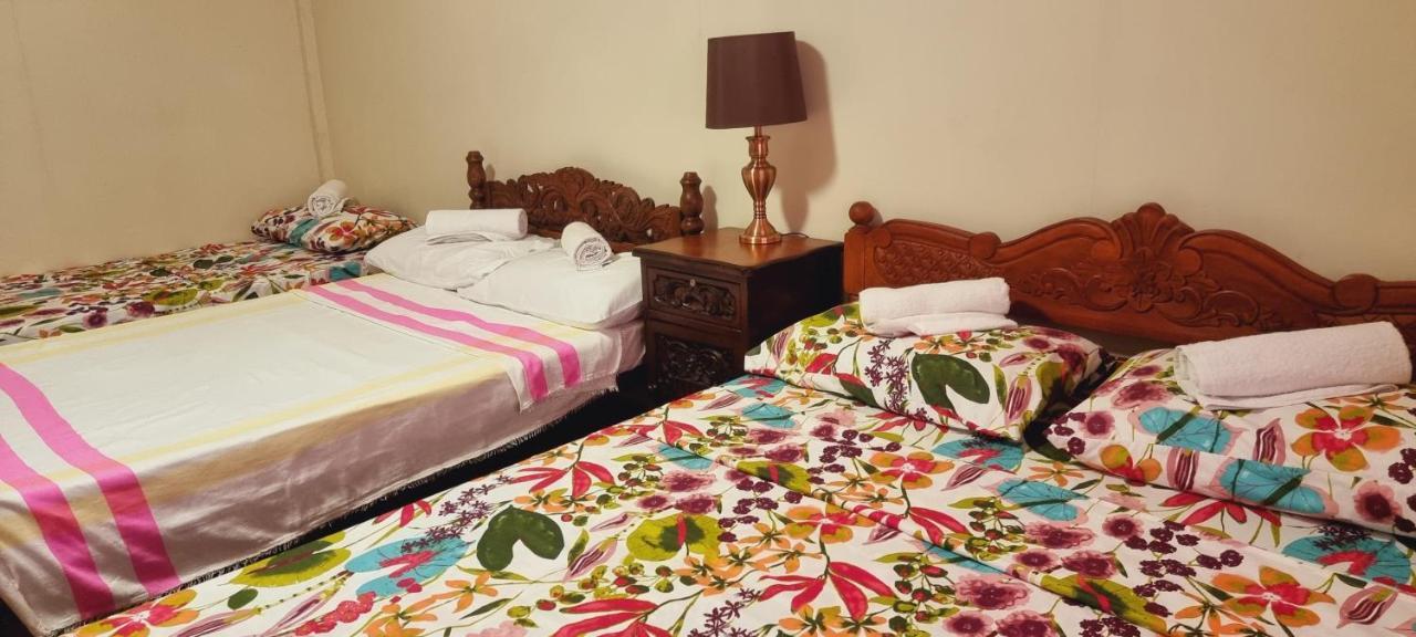 Casa Familya Hotel Batac Buitenkant foto