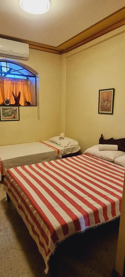 Casa Familya Hotel Batac Buitenkant foto
