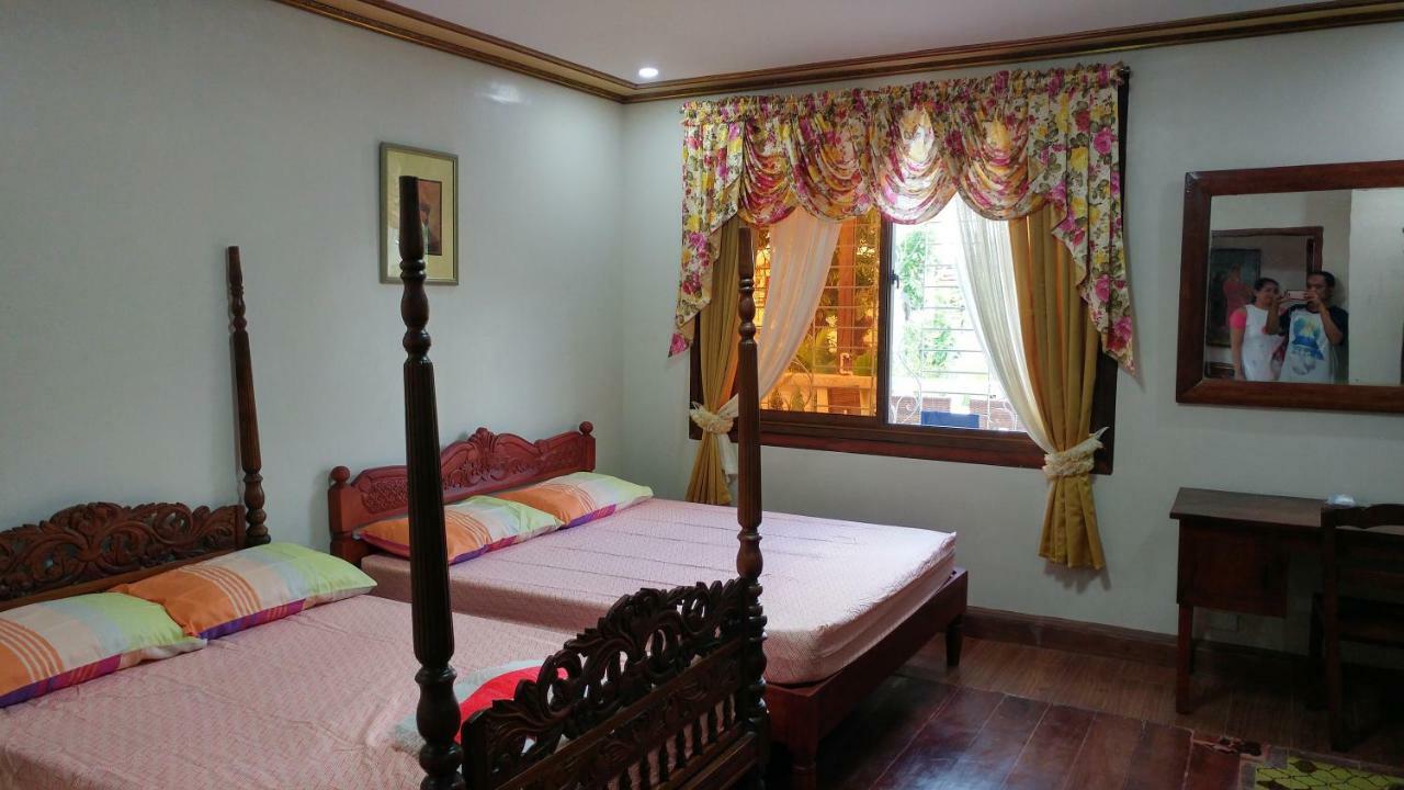 Casa Familya Hotel Batac Buitenkant foto