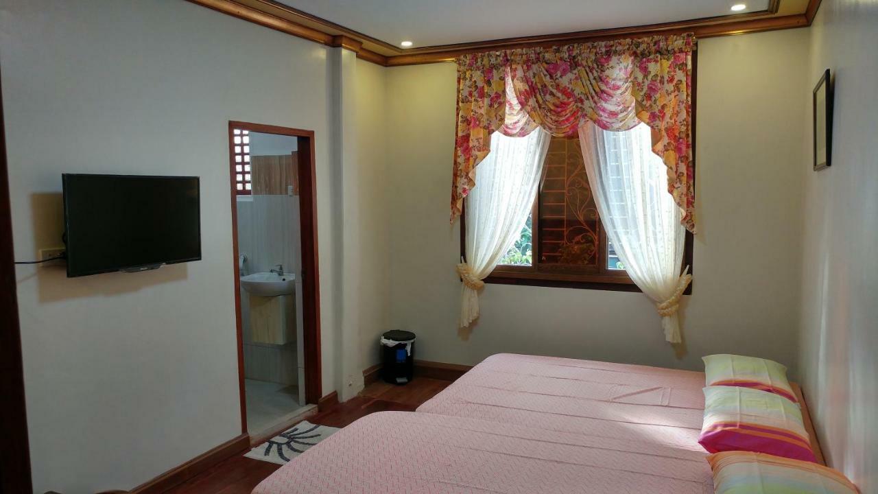 Casa Familya Hotel Batac Buitenkant foto
