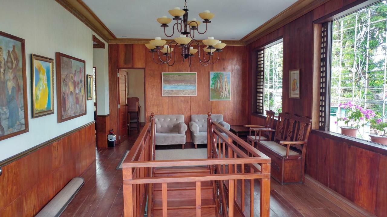 Casa Familya Hotel Batac Buitenkant foto